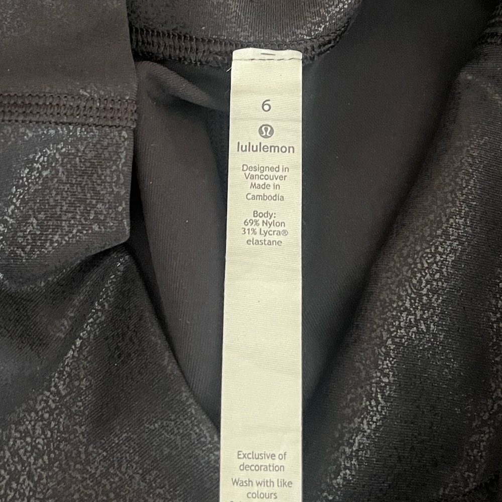 {Lululemon} Wunder Under High-Rise Tight 28" Leggings in Foil Print Black - 6 - Picture 10 of 11